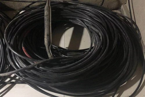 訊電纜被盜割，警方雷霆出擊抓獲犯罪嫌疑人 