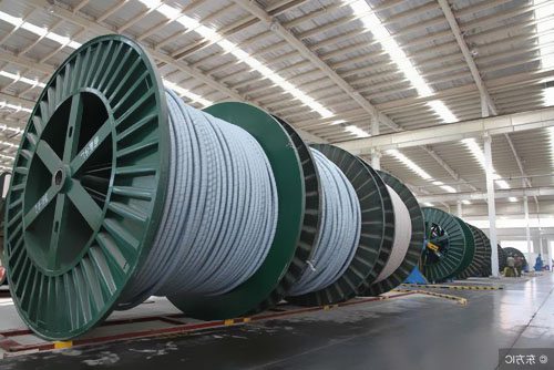 用電動彎管機彎制電纜保護管時應注意什么？